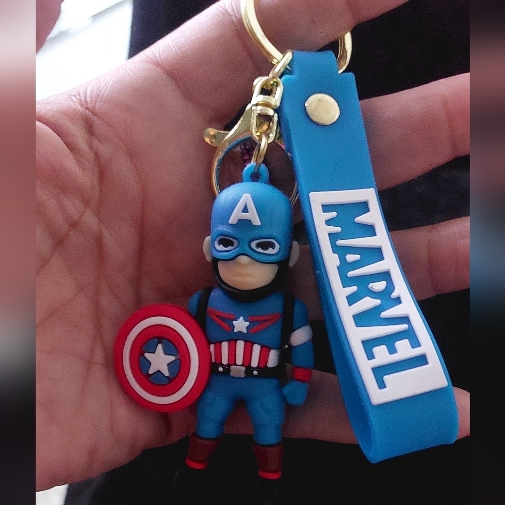 Marvel Captain America Keychain - Blue and Red